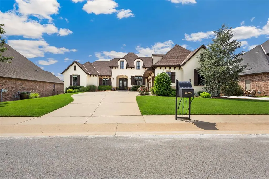 Front exterior — 4625 Roundup Road, Edmond, OK 73034