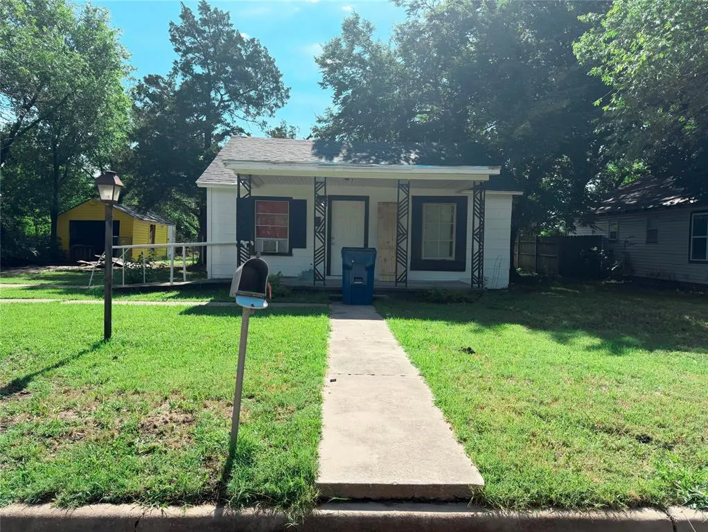 Front exterior — 306 N 1st Street, Duncan, OK 73533