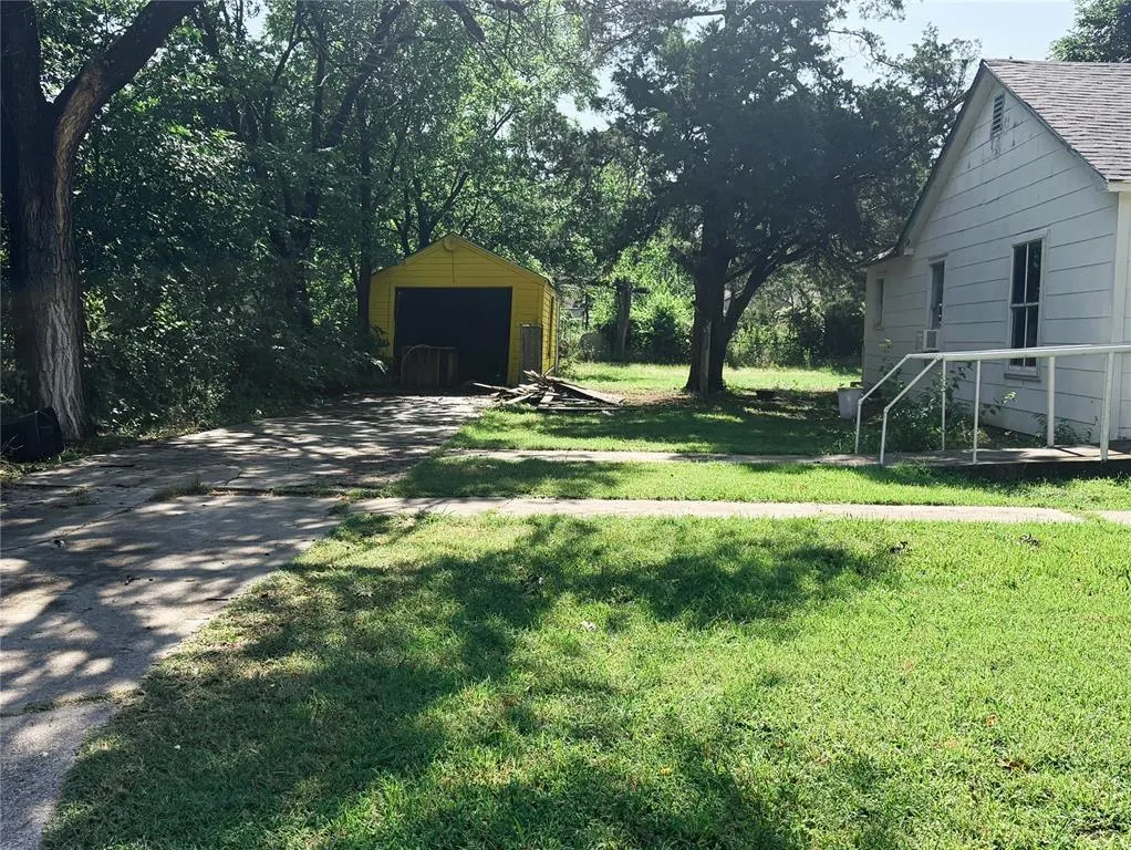 Photo 4 — 306 N 1st Street, Duncan, OK 73533