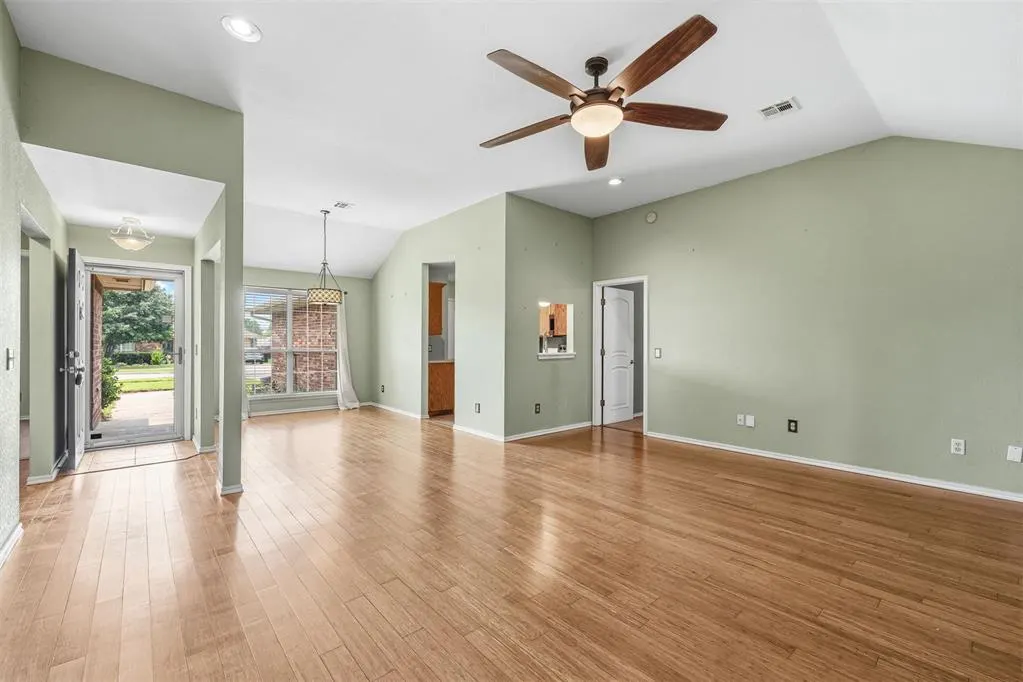 Photo 5 — 905 Shadowhill Street, Norman, OK 73071