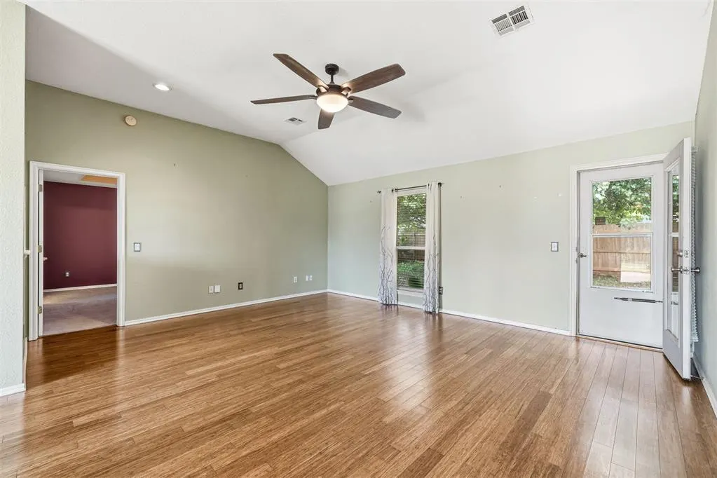 Photo 9 — 905 Shadowhill Street, Norman, OK 73071