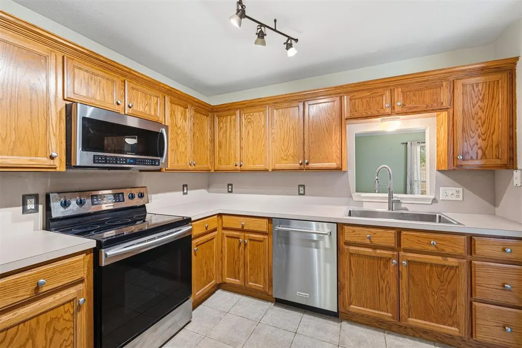 Photo 11 — 905 Shadowhill Street, Norman, OK 73071