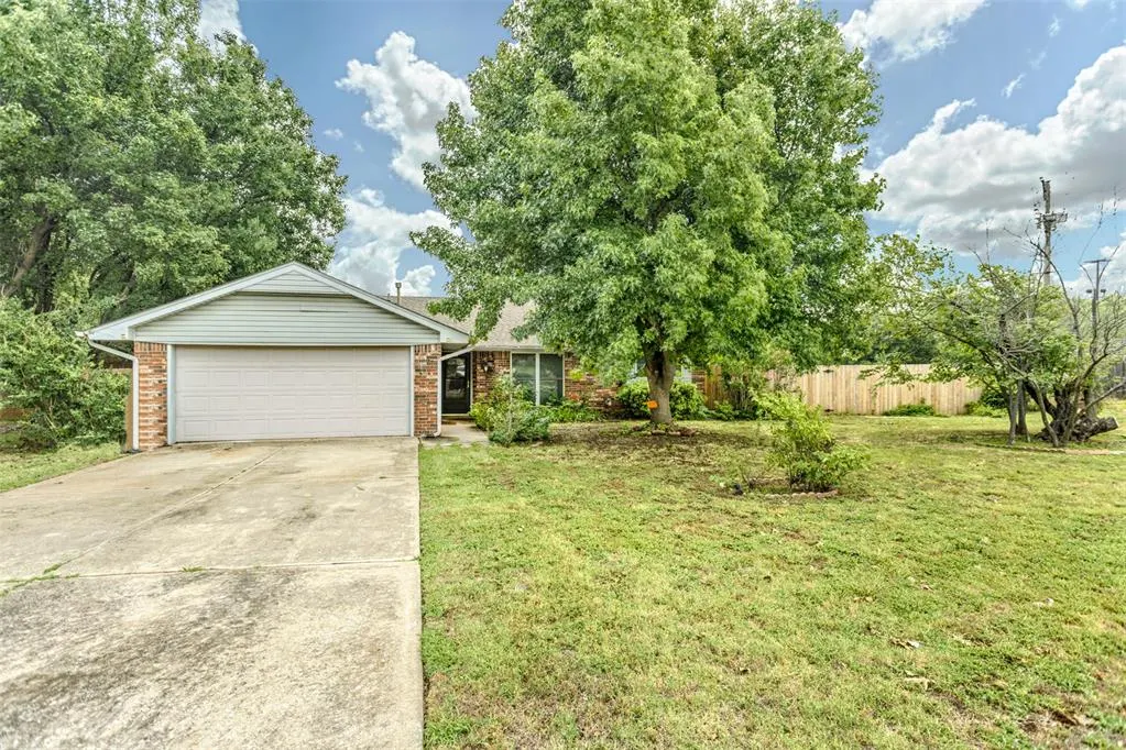 Front exterior — 7505 Kathryn Way, Oklahoma City, OK 73162