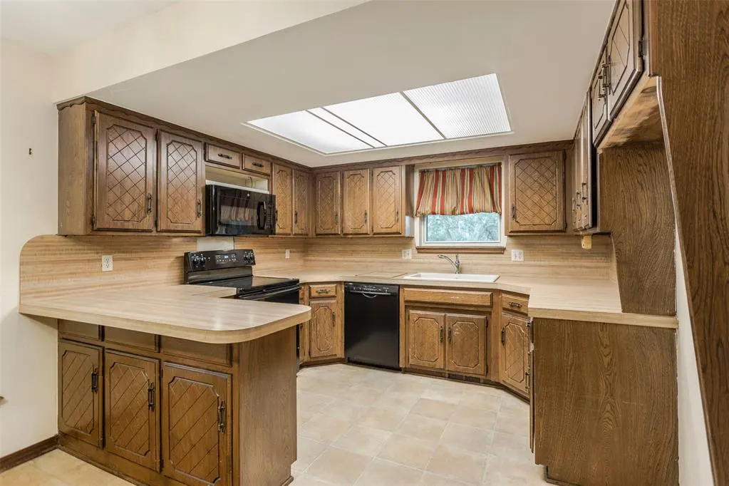 Photo 15 — 7505 Kathryn Way, Oklahoma City, OK 73162