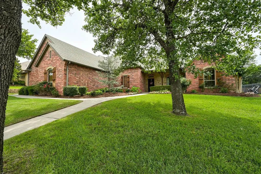 Photo 2 — 10301 Berrywood Drive, Oklahoma City, OK 73151