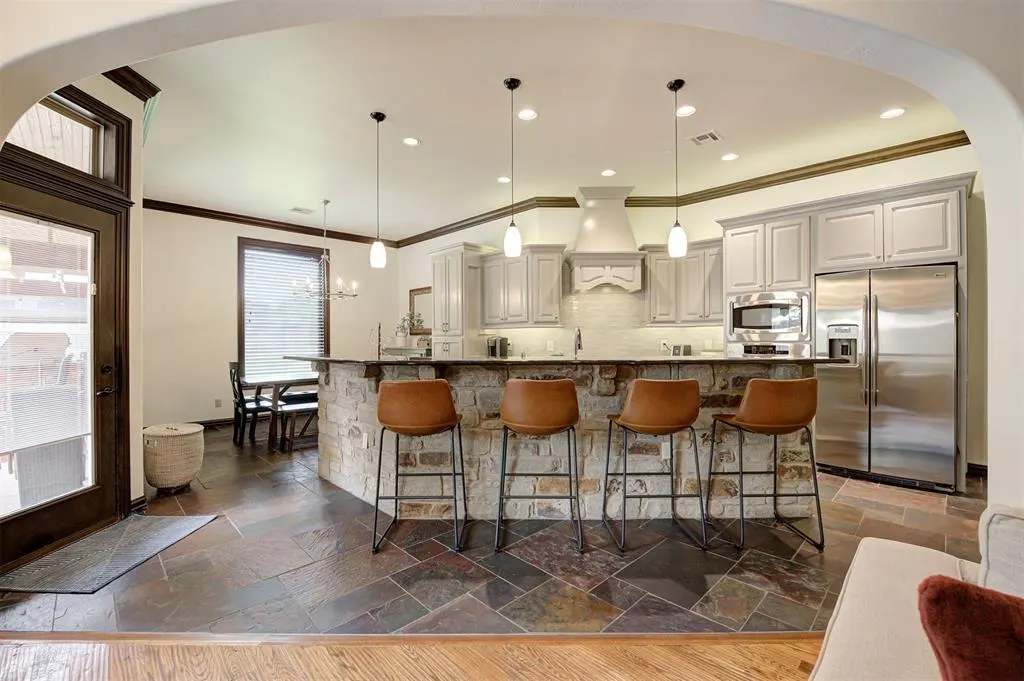 Photo 12 — 10301 Berrywood Drive, Oklahoma City, OK 73151