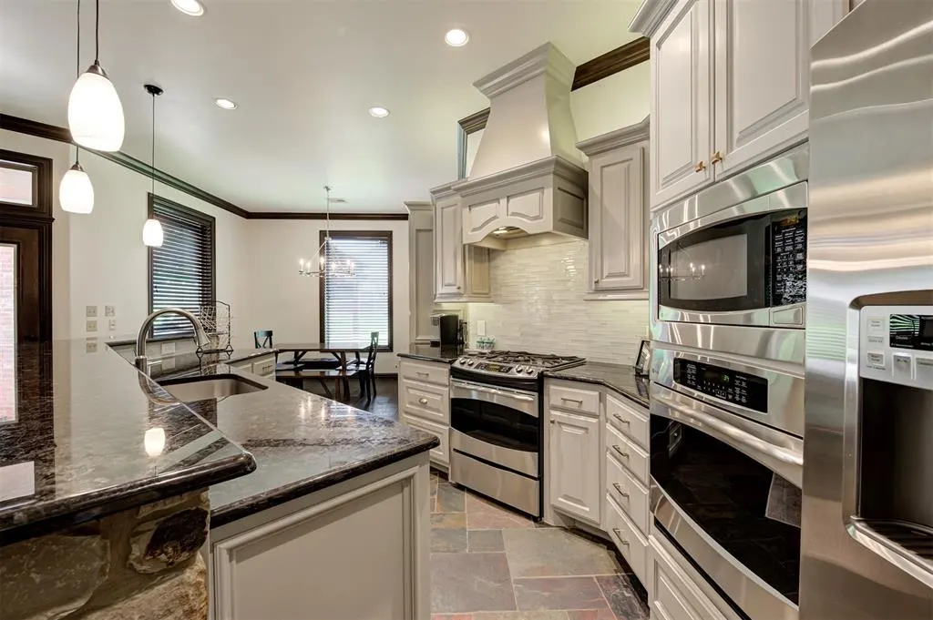 Photo 13 — 10301 Berrywood Drive, Oklahoma City, OK 73151