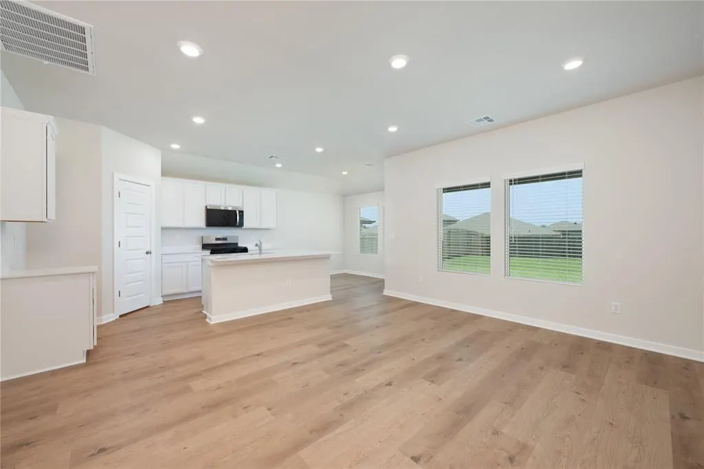 Photo 10 — 10300 NW 26th Street, Yukon, OK 73099