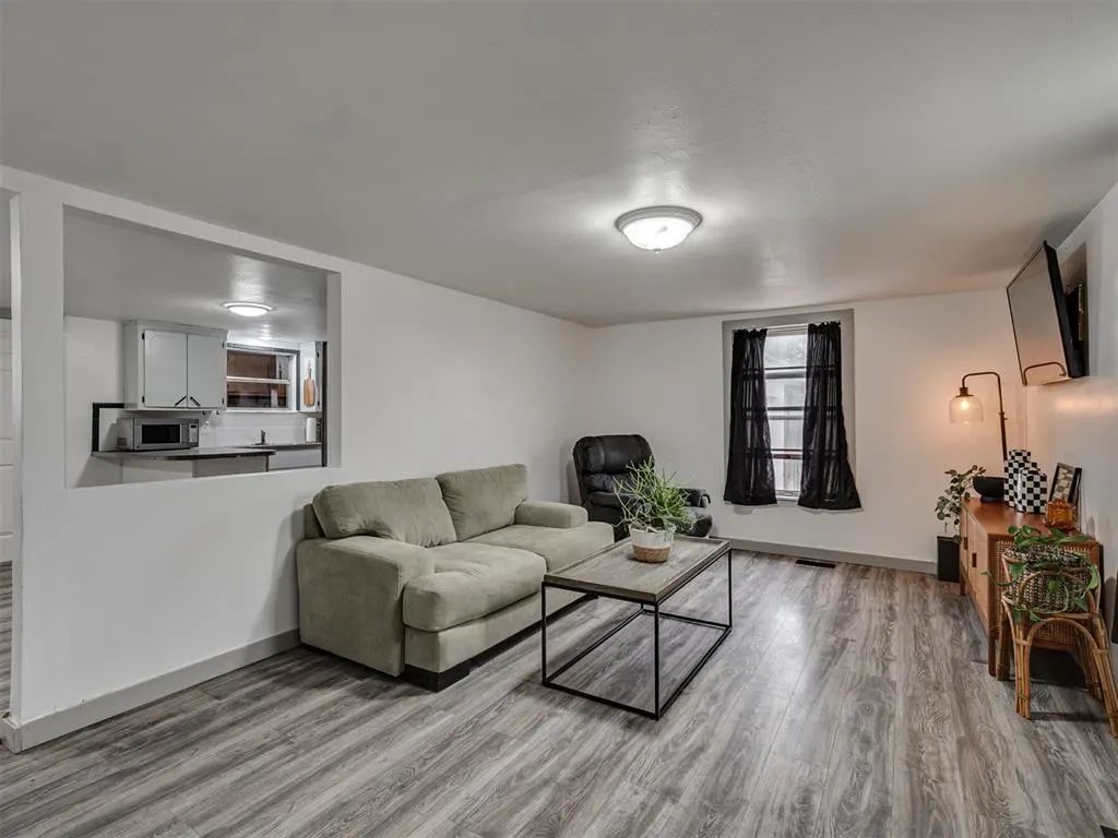 Photo 9 — 202 NW 34th Street, Newcastle, OK 73065