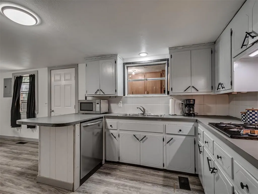 Photo 13 — 202 NW 34th Street, Newcastle, OK 73065