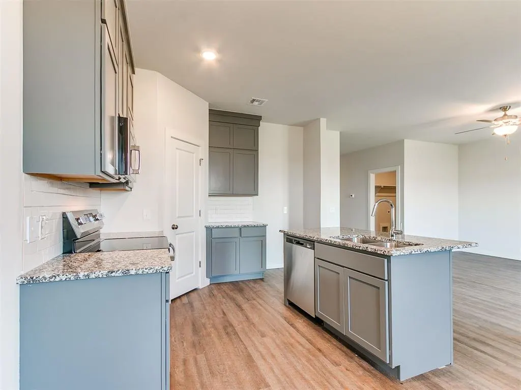 Photo 4 — 1713 Oak Way, Tuttle, OK 73089