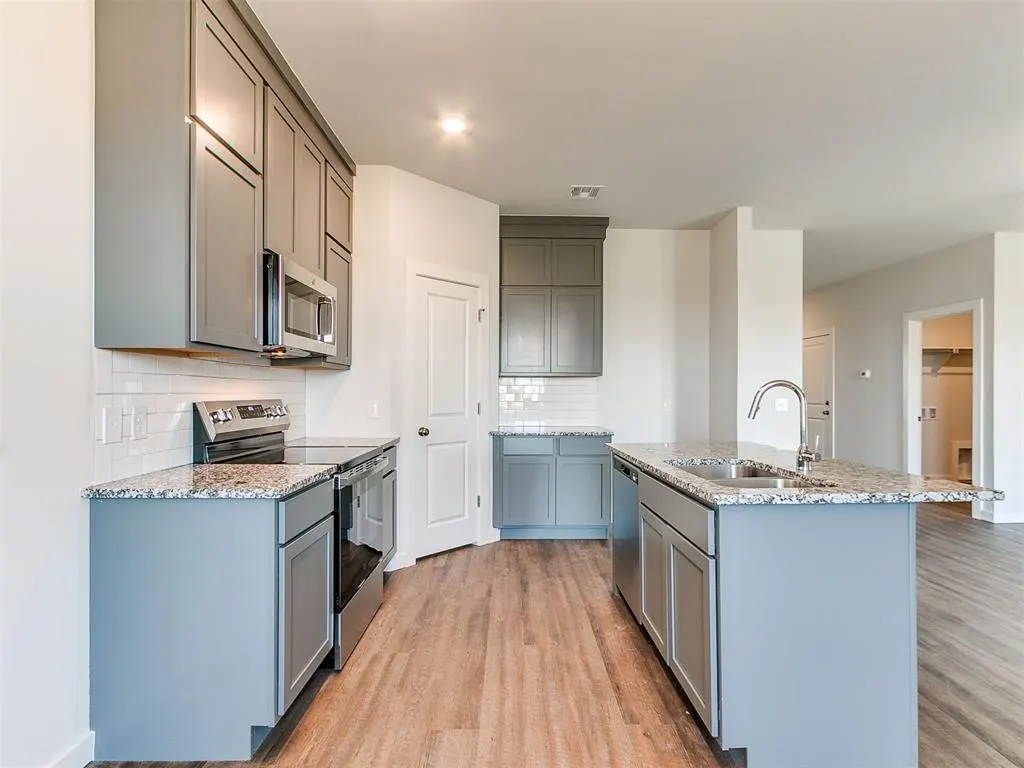 Photo 10 — 1713 Oak Way, Tuttle, OK 73089