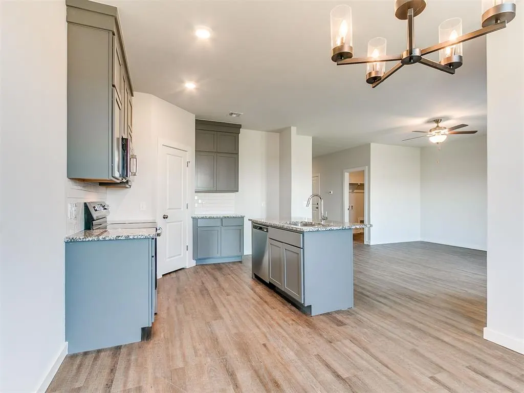 Photo 11 — 1713 Oak Way, Tuttle, OK 73089