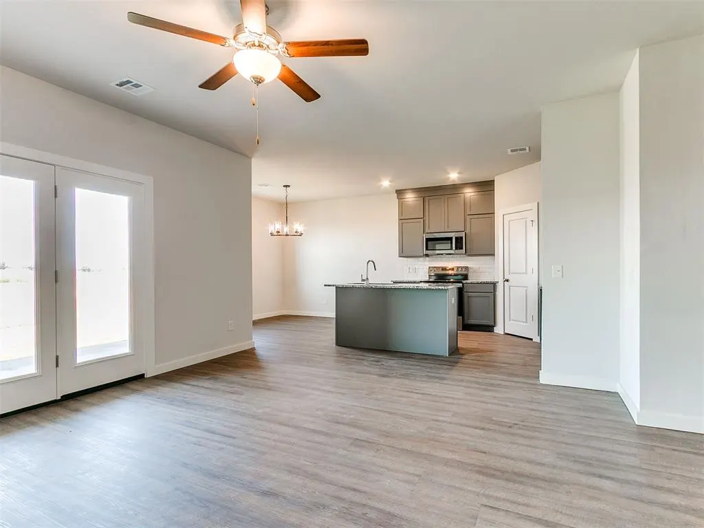 Photo 14 — 1713 Oak Way, Tuttle, OK 73089