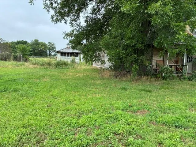 Photo 2 — 222 6th Street, Bradley, OK 73011