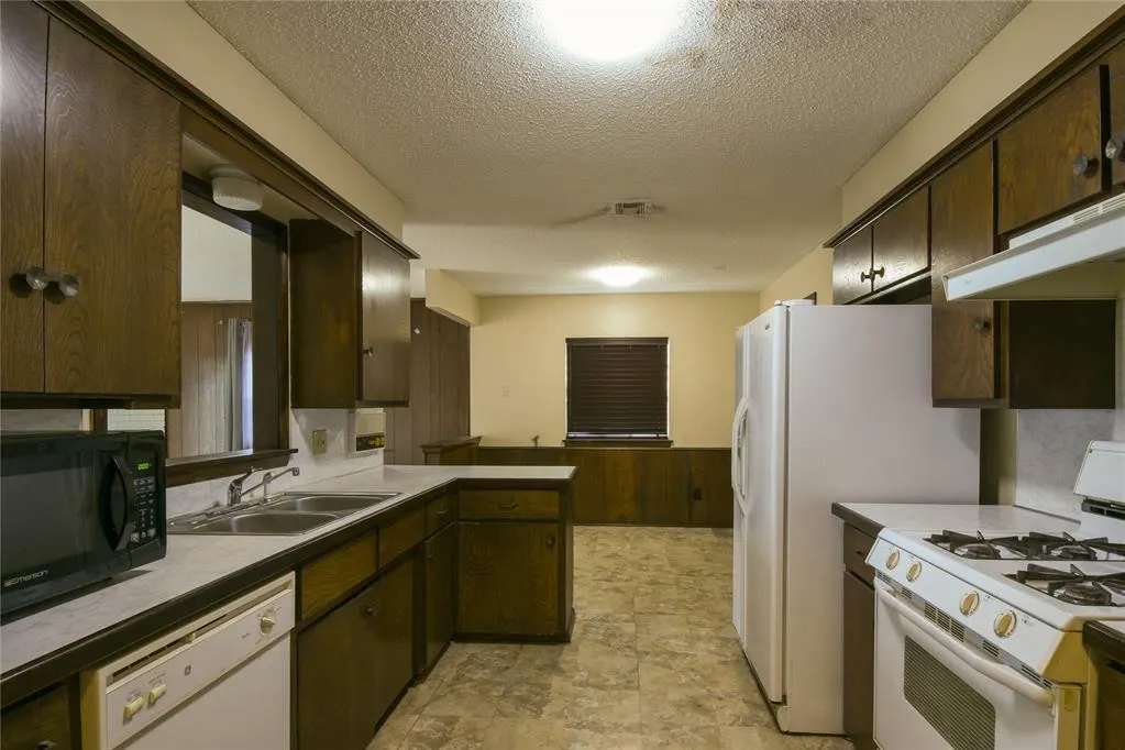 Photo 3 — 3005 N Shannon Avenue, Bethany, OK 73008