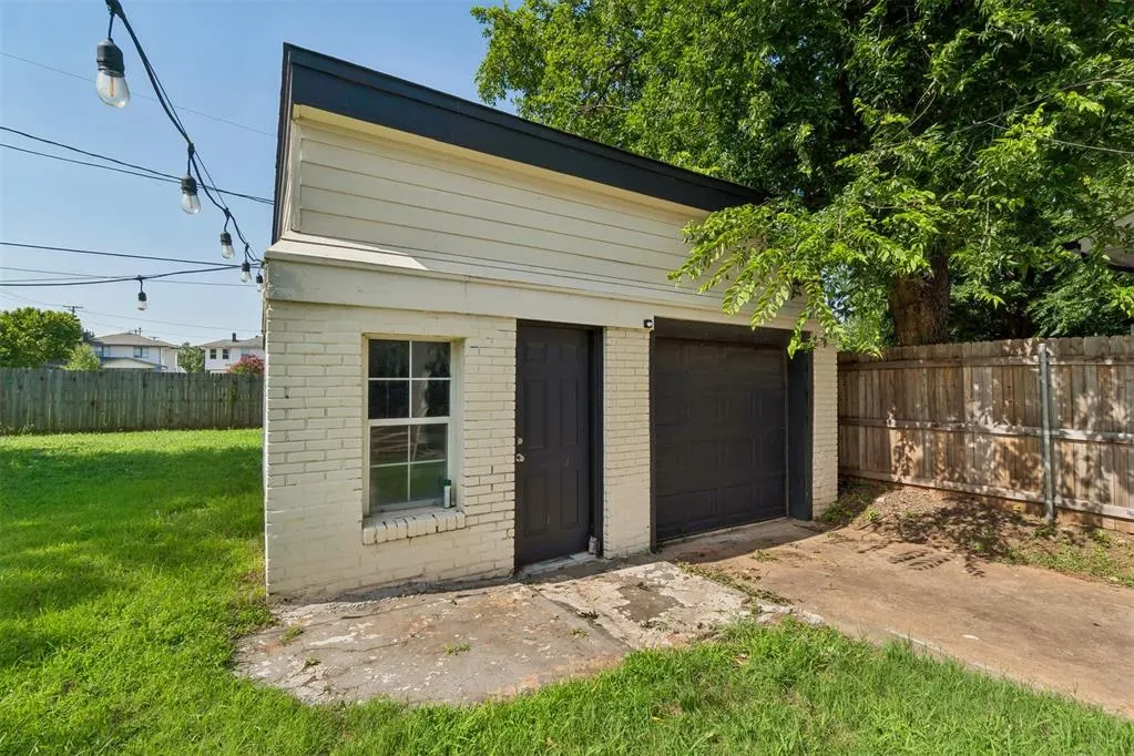 Photo 43 — 326 NE 16th Street, Oklahoma City, OK 73104