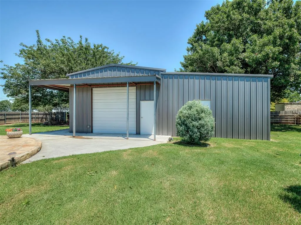 Photo 8 — 2701 60th NW Avenue, Norman, OK 73072