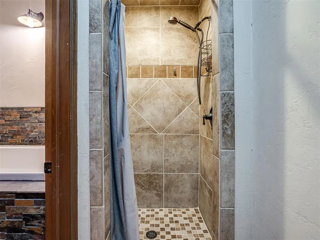 Photo 33 — 2701 60th NW Avenue, Norman, OK 73072