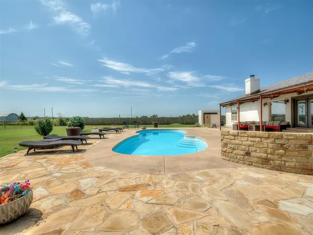 Photo 6 — 2701 60th NW Avenue, Norman, OK 73072