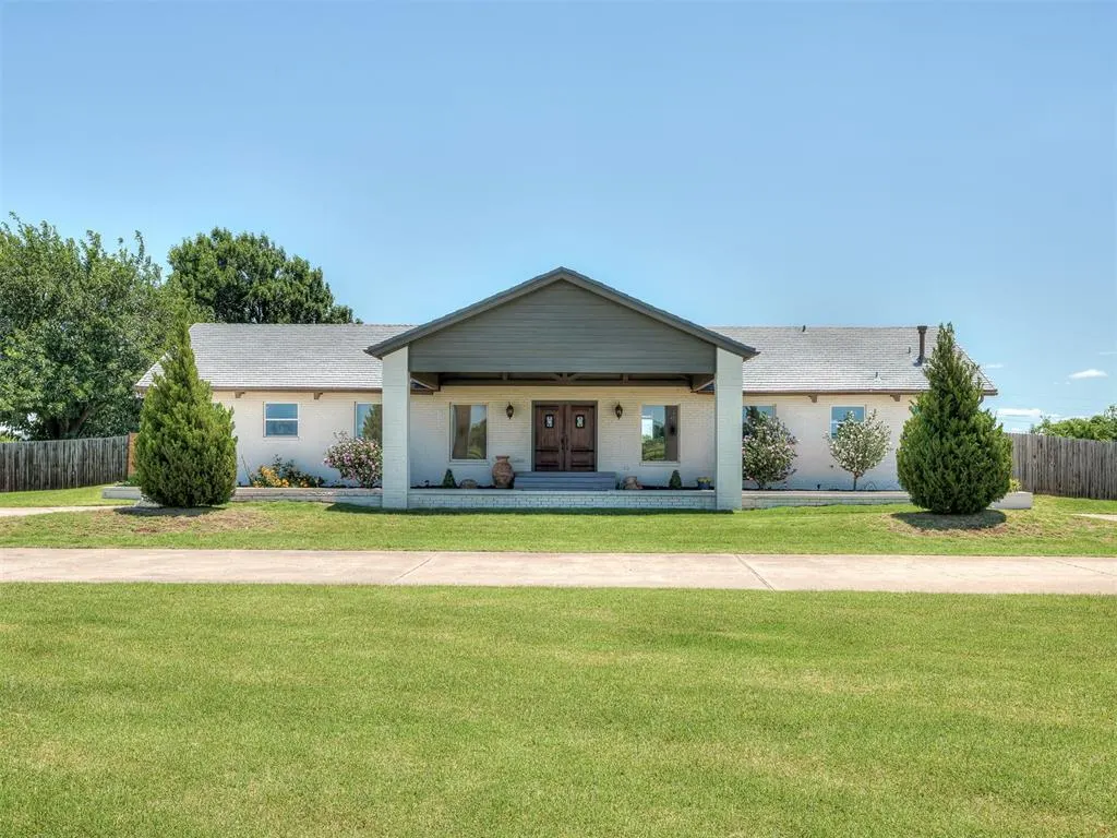 Front exterior — 2701 60th NW Avenue, Norman, OK 73072