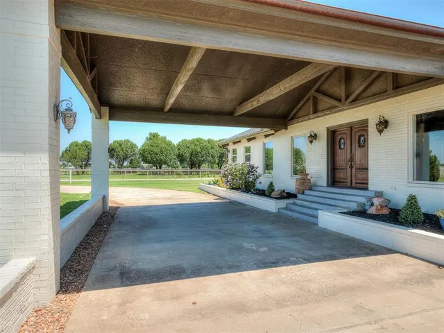 Photo 2 — 2701 60th NW Avenue, Norman, OK 73072