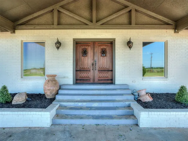 Photo 3 — 2701 60th NW Avenue, Norman, OK 73072