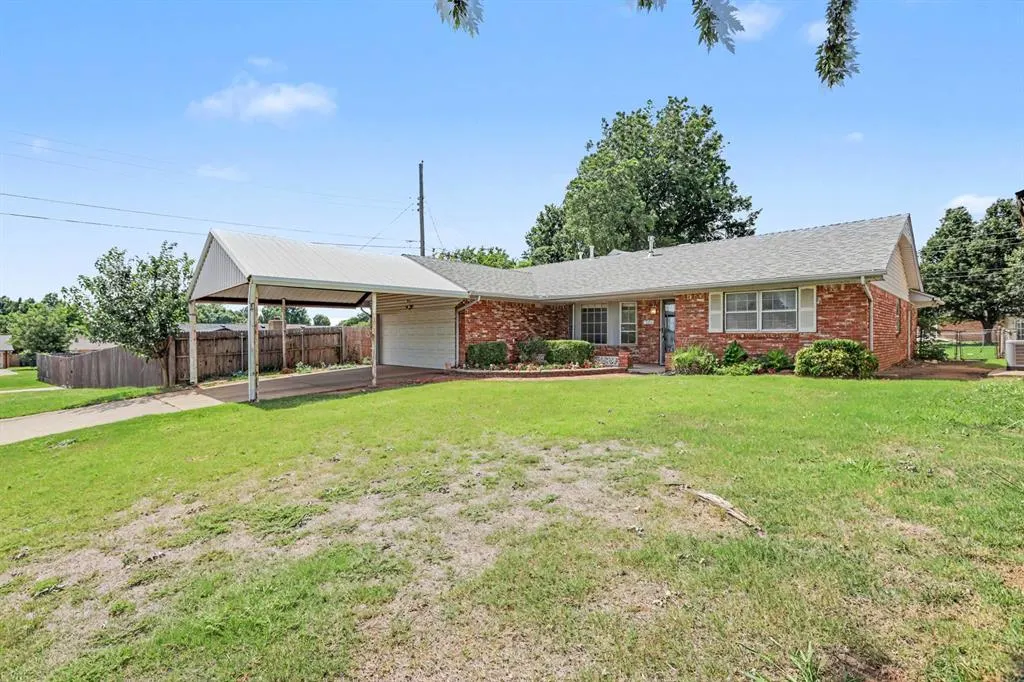 Photo 2 — 721 Brightside Street, Oklahoma City, OK 73110