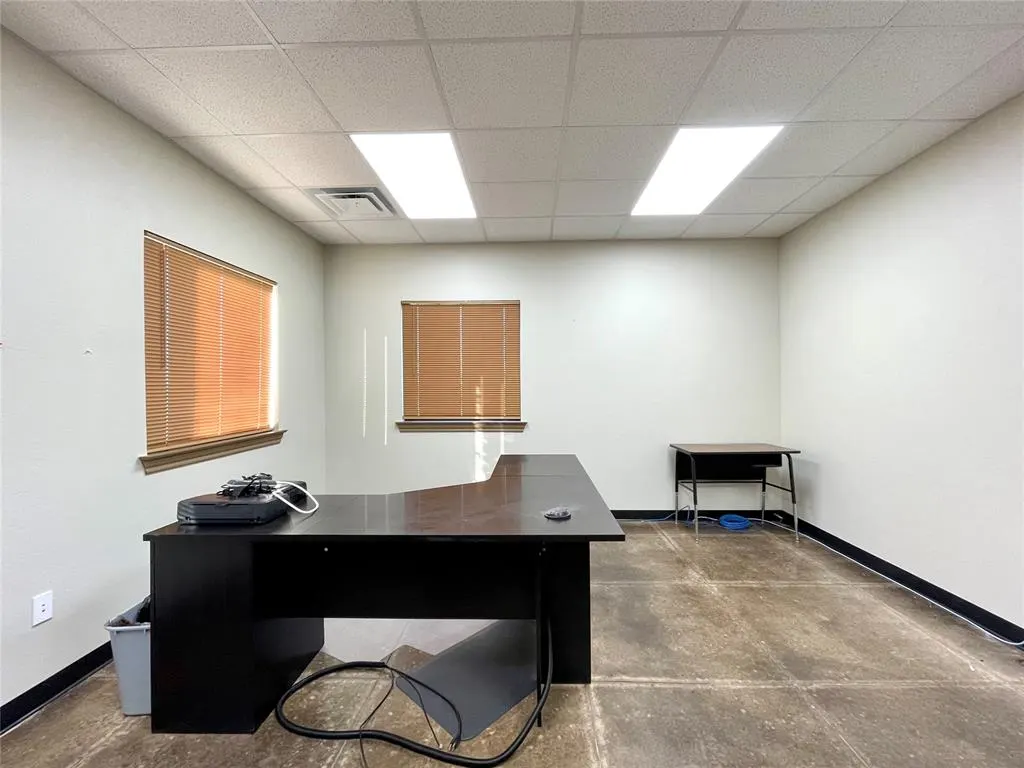 Photo 3 — 404 W Pikes Peak Road, Chickasha, OK 73018