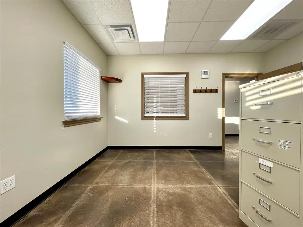 Photo 6 — 404 W Pikes Peak Road, Chickasha, OK 73018