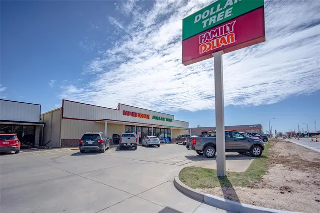 Photo 3 — 301 N Broadway Avenue, Hinton, OK 73047