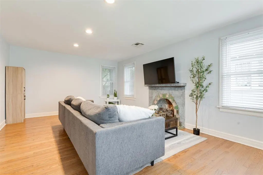 Photo 8 — 2124 NW 29th Street, Oklahoma City, OK 73107