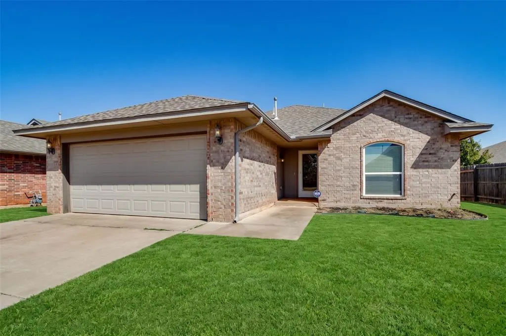 Front exterior — 2921 NW 181st Street, Edmond, OK 73012