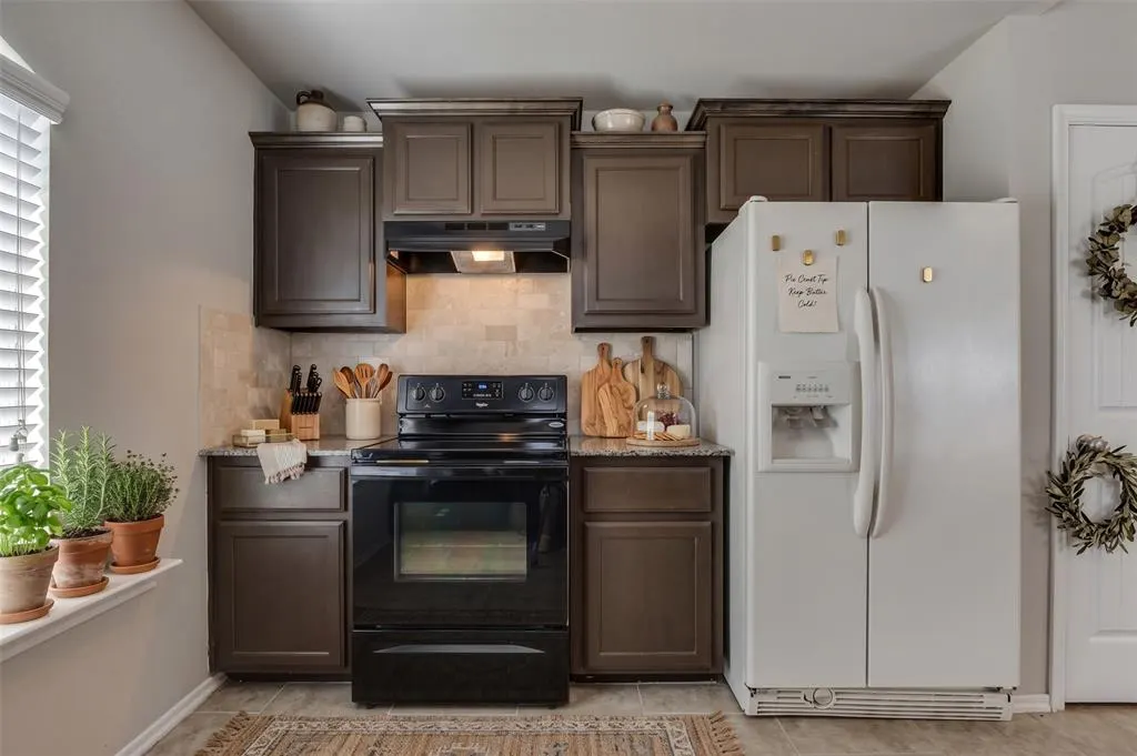 Photo 3 — 2921 NW 181st Street, Edmond, OK 73012