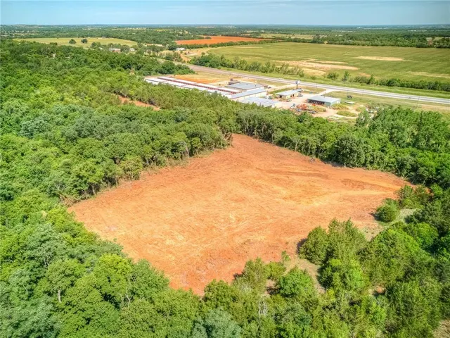Photo 2 — 32420 24th Avenue, Norman, OK 73072