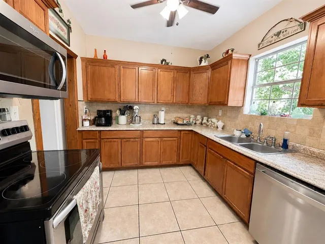 Photo 6 — 320 S Bailey Street, Hobart, OK 73651
