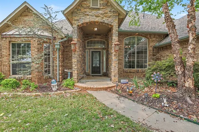 Photo 2 — 15215 Coral Creek Lane, Oklahoma City, OK 73165