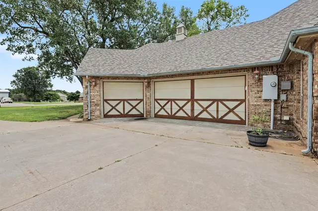 Photo 4 — 15215 Coral Creek Lane, Oklahoma City, OK 73165