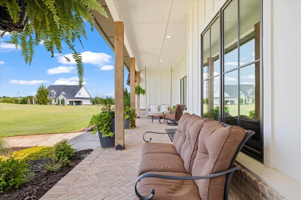 Photo 4 — 2560 S Sara Avenue, Blanchard, OK 73010