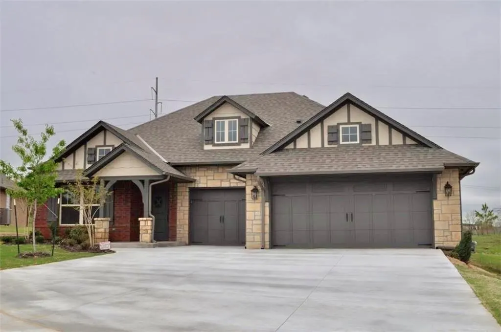 Front exterior — 3217 Briargate Road, Edmond, OK 73034