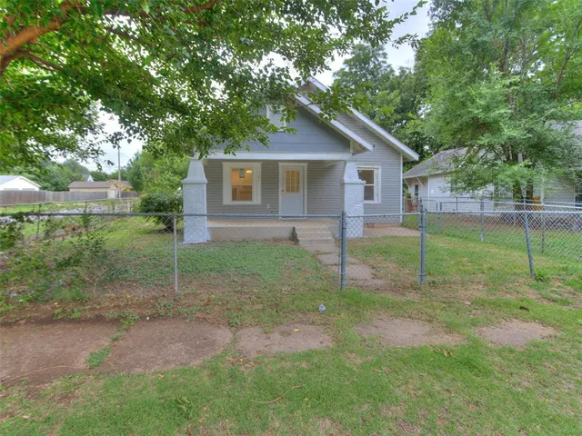 Photo 2 — 701 S Ellison Avenue, El Reno, OK 73036