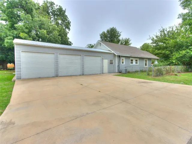 Photo 5 — 701 S Ellison Avenue, El Reno, OK 73036