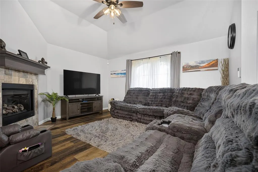Photo 2 — 3221 Sahoma Trail, Yukon, OK 73099