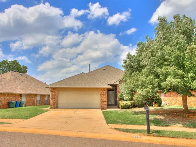 Front exterior — 169 Stonebrook Lane, Edmond, OK 73003