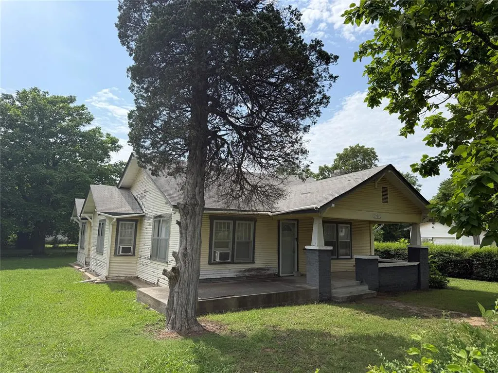 Front exterior — 501 E Seminole Avenue, Wewoka, OK 74884