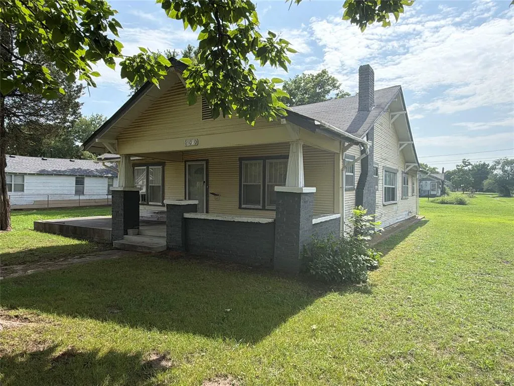 Photo 2 — 501 E Seminole Avenue, Wewoka, OK 74884