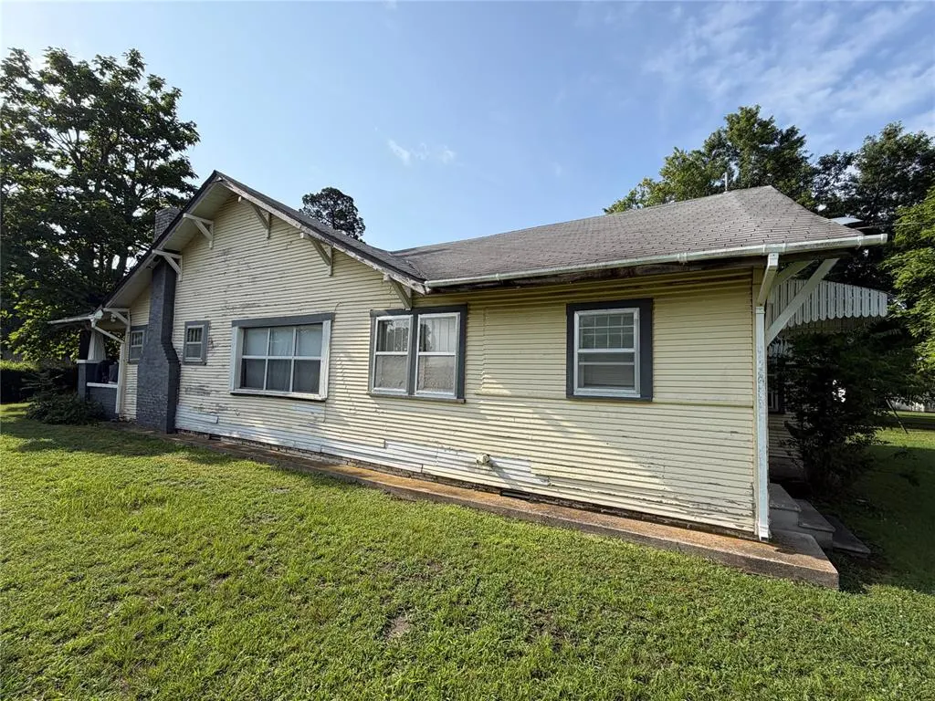 Photo 24 — 501 E Seminole Avenue, Wewoka, OK 74884