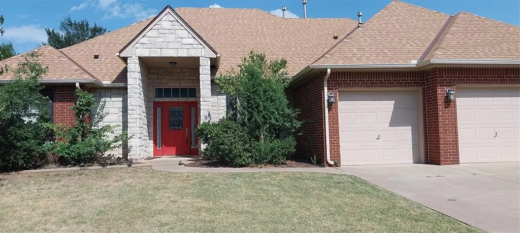 Photo 2 — 17020 Wales Green Avenue, Edmond, OK 73012