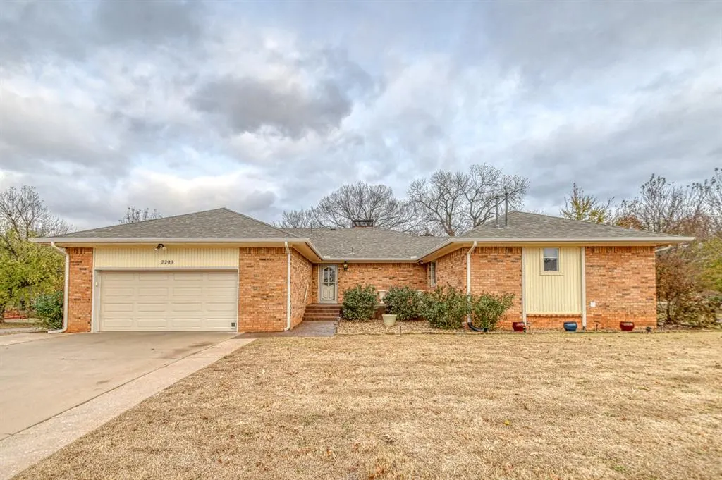 Front exterior — 2293 County Street 2814, Chickasha, OK 73018