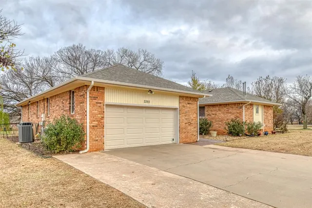 Photo 2 — 2293 County Street 2814, Chickasha, OK 73018